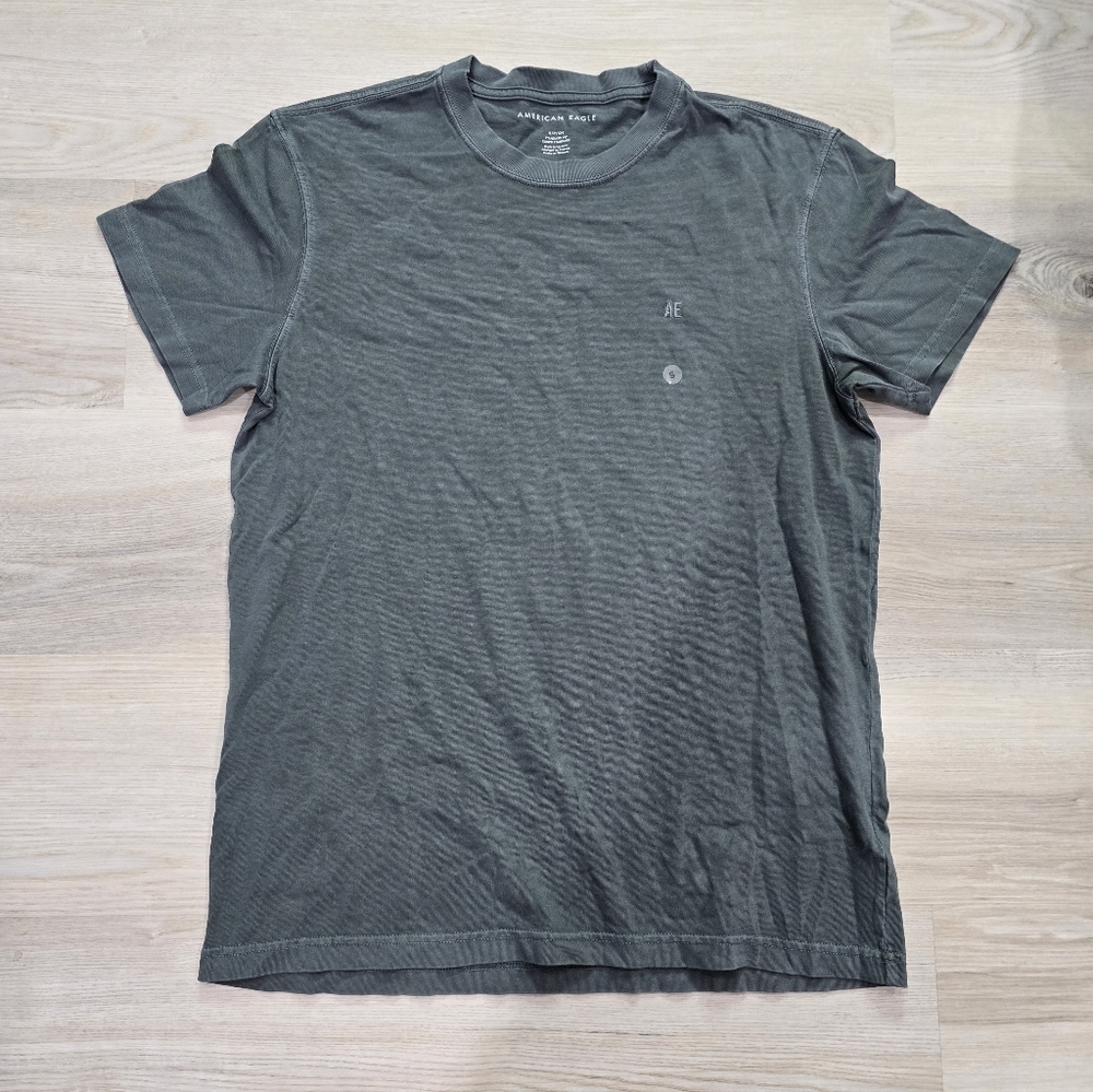 American Eagle Men's Dark Green Lived-in Tshirt Size S NWOT